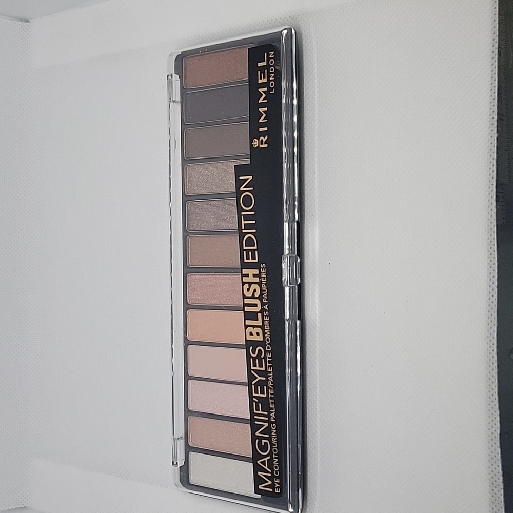 Rimmel London Eyeshadow Palette Magnifeyes Blush Edition
